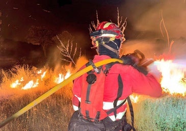 Suspendida de nuevo la circulación ferroviaria entre Madrid y Galicia tras la reactivación del fuego en Orense