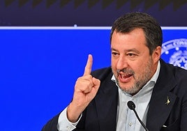 Salvini pide «limpiar» los campamentos romaníes de Milán tras el atropello mortal de una mujer de 71 años con un coche robado