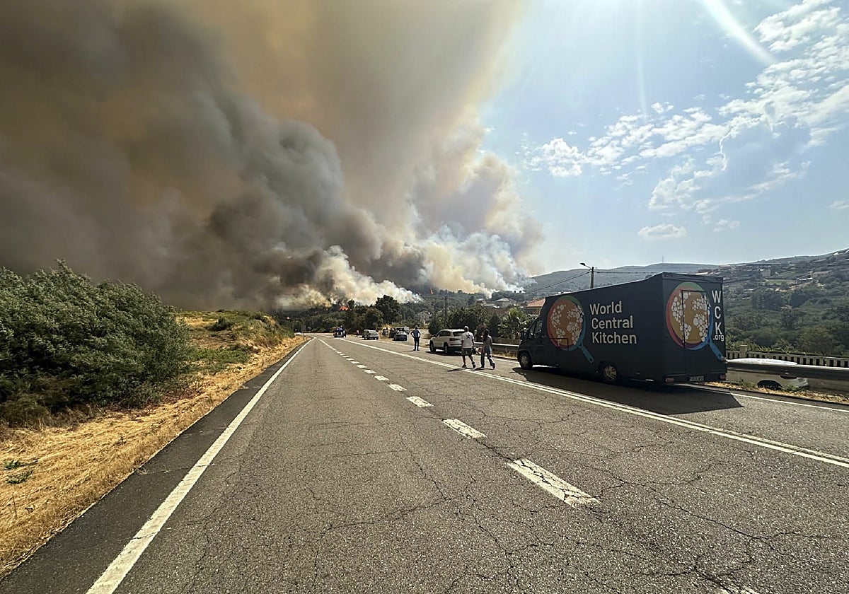 Incendios en Galicia y Castilla y León hoy, en directo: fuegos activos y última hora del resto de España