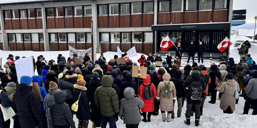 Protestas por la separación de un recién nacido de su madre groenlandesa tras las pruebas de «competencia parental»