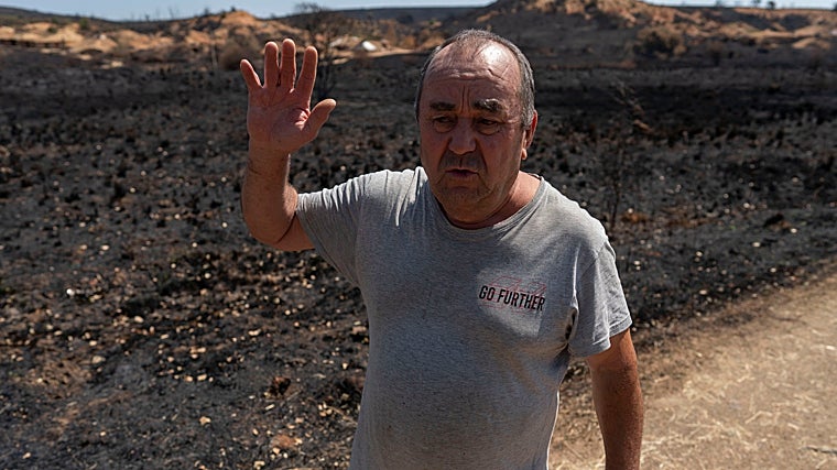 Juan José (71 años, Cubo de Benavente): ««Una cosa es contarlo y otra es verlo. Esto es terrible. Paseo por el campo y se me cae el alma a los pies»