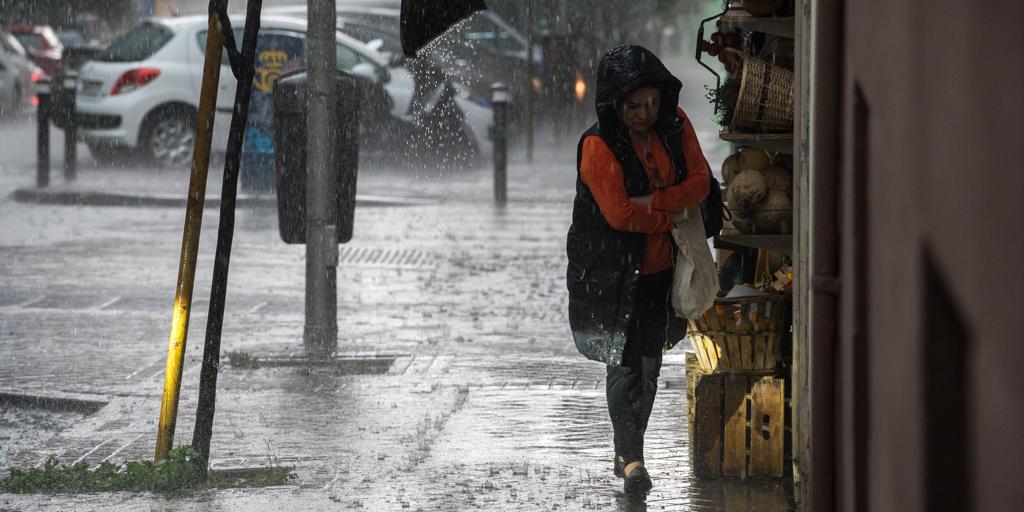 La Aemet avisa de la llegada de «tormentas muy fuertes» a España: estas son las zonas afectadas