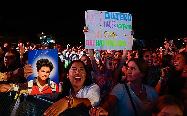 Imagen principal - Hakuna reza y llena en Rivas, la &#039;Ciudad sin Dios&#039;
