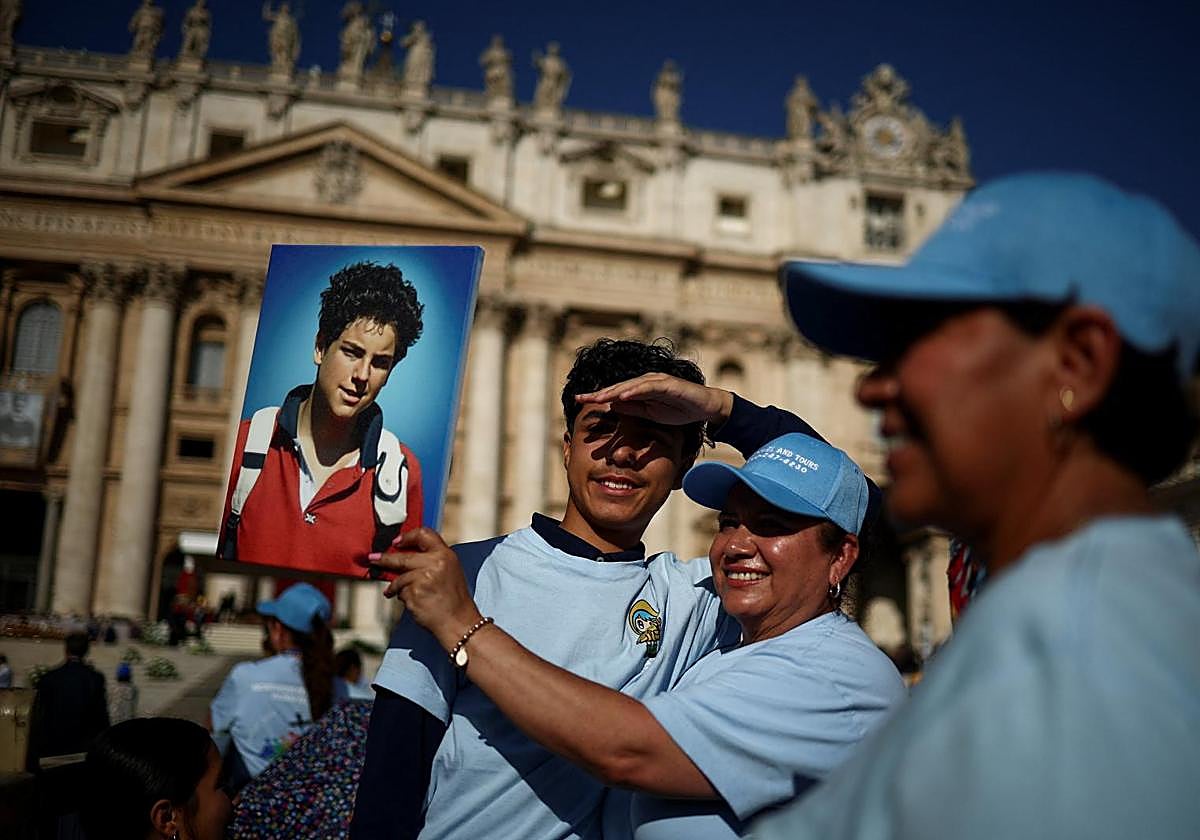 Canonización de Carlo Acutis, en directo: última hora de la misa del Papa León XIV y últimas noticias desde Roma hoy