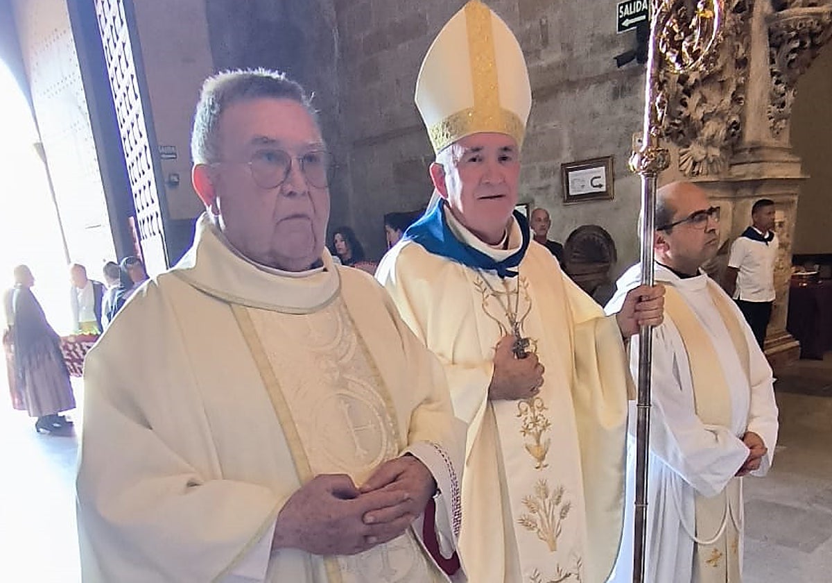 Ángel Pérez Pueyo, obispo de la diócesis de Barbastro-Monzón (Huesca), en la misa celebra hoy