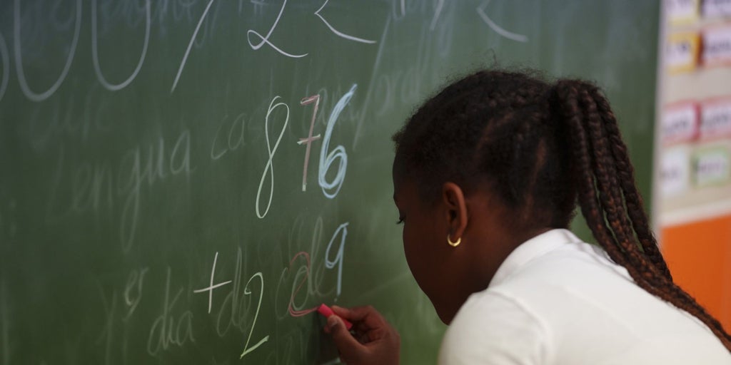 La factura de años de igualar por abajo: España y Francia, a la cola de la OCDE en matemáticas