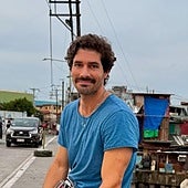 Ni tímido ni anónimo: el seminarista es ahora joven, guapo y de éxito