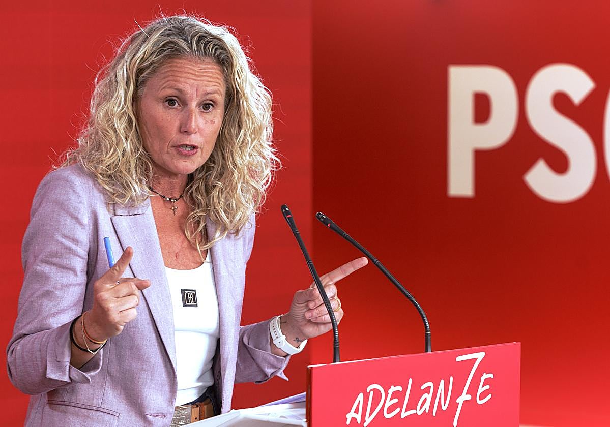Montse Mínguez, portavoz del PSOE, en la mañana de este lunes en Ferraz