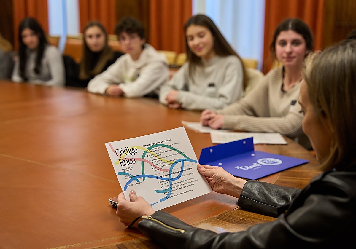 Cuca Gamarra se comprometió a cumplir su pacto ético