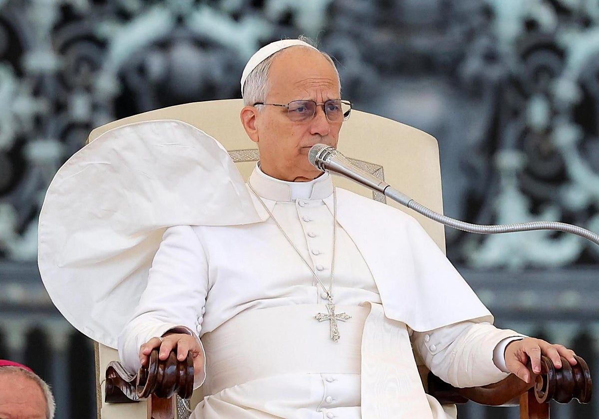 El papa León XIV dirige la audiencia general semanal en la Plaza de San Pedro, Ciudad del Vaticano
