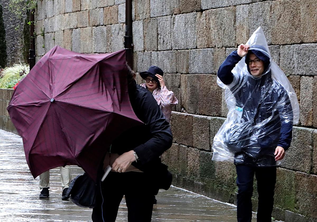 La Aemet avisa a España de la llegada de un huracán: zonas más afectadas y consecuencias de la borrasca