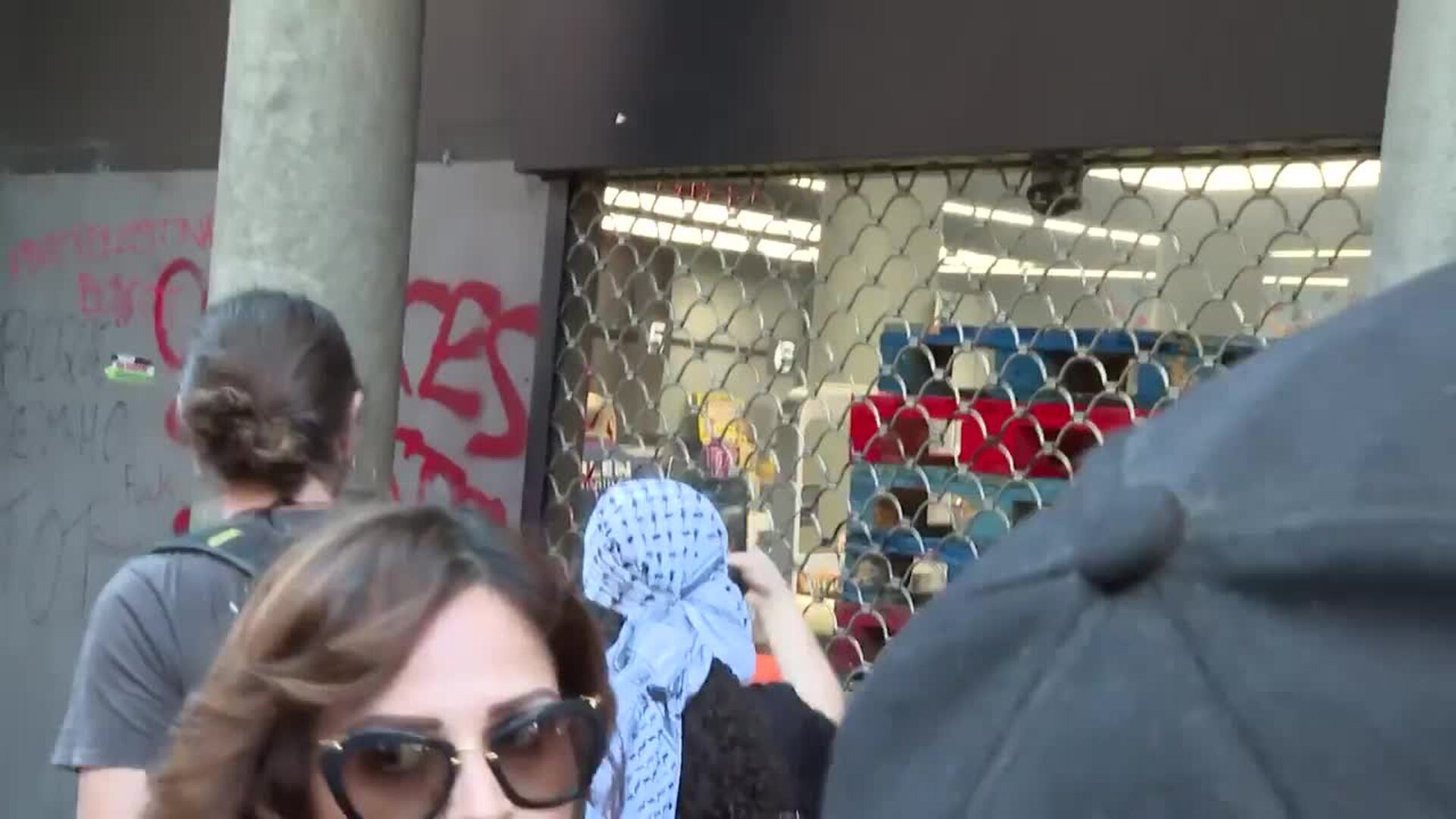 Diez detenidos y 19 mossos heridos en la manifestación por Gaza en Barcelona del sábado