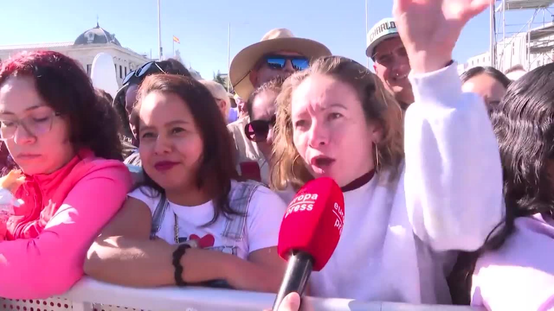 Los fans de Gloria Estefan viven con &quot;muchísima emoción&quot; su concierto por la Hispanidad 2025