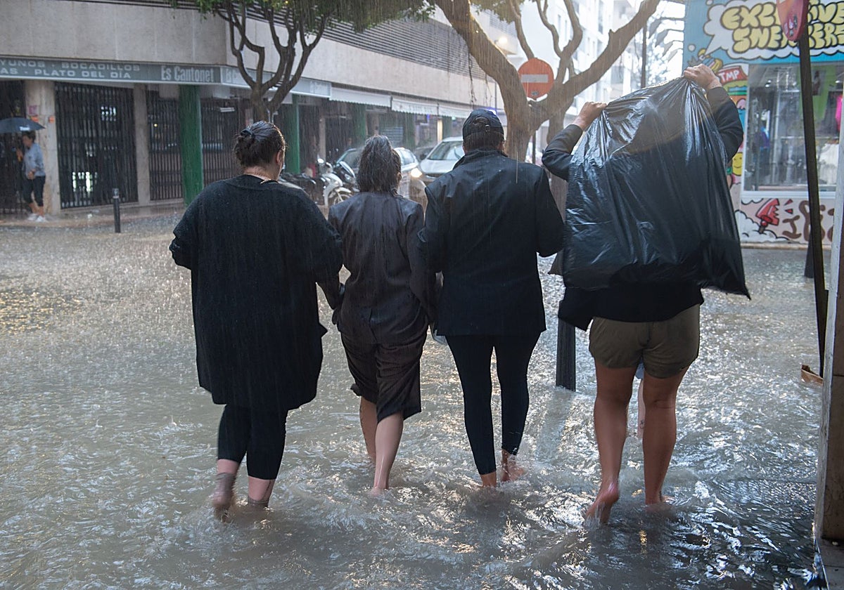 Calles inundadas, a 30 de septiembre de 2025, en Ibiza, Islas Baleares