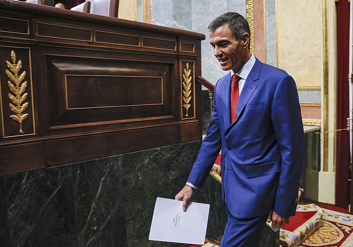 El presidente del Gobierno, Pedro Sánchez, anunció hace un par de semanas su intención de recuperar la idea de blindar el aborto en la Constitución. En la imagen, el presidente en la última sesión de Control en el Congreso