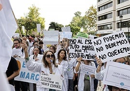 Los sindicatos médicos convocan cuatro días seguidos de huelga en diciembre por el Estatuto Marco