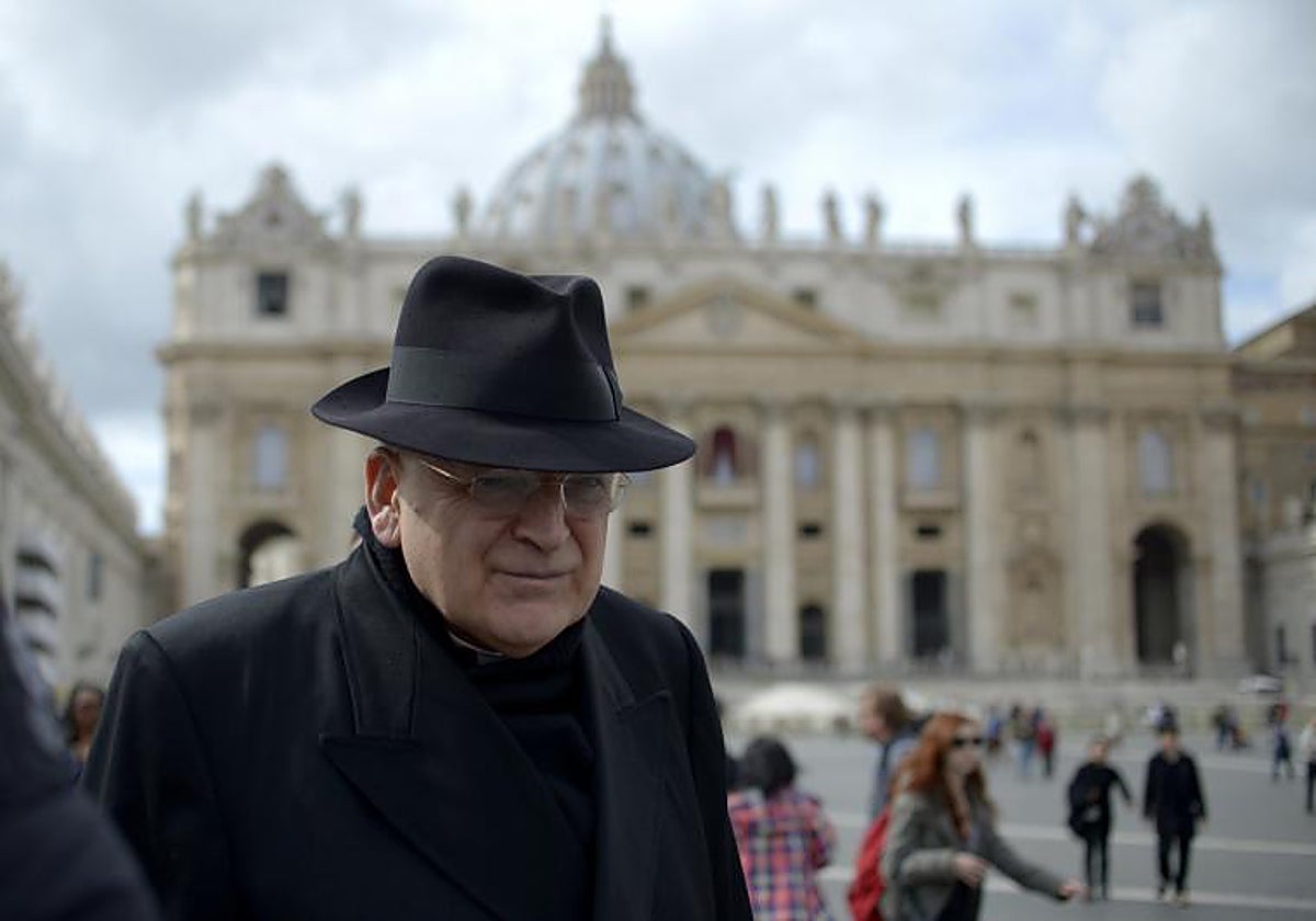 El cardenal Raymond Burke en marzo de 2021 en el Vaticano
