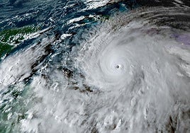 El huracán Melissa, el más violento registrado en el Atlántico, atraviesa Jamaica con vientos de 300 km/h