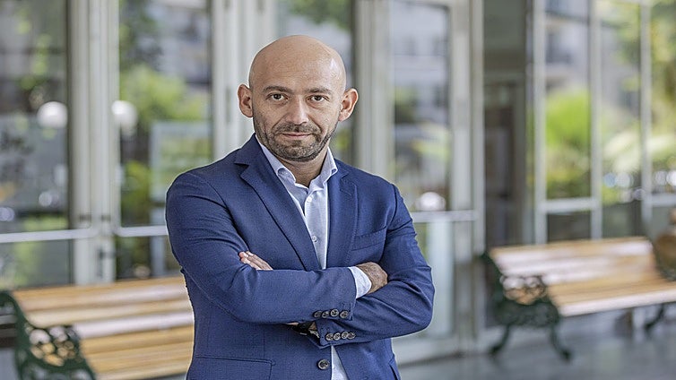 Un profesor denunciado en Chile por realizar biopsias «ilegales» a sus alumnos ejercía en una universidad de Madrid