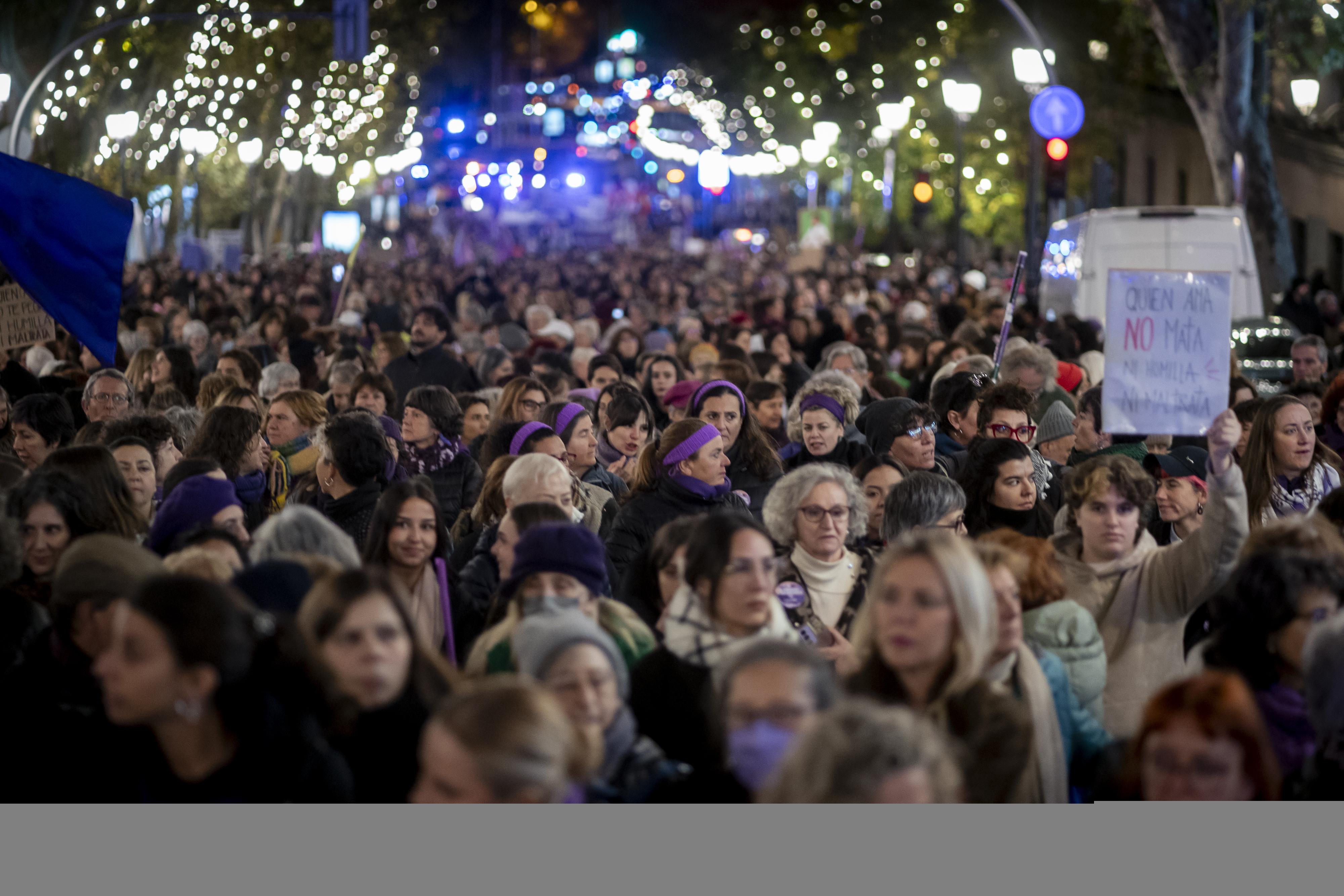 Concentración en Madrid por el 25N convocada por la Comisión 8M.