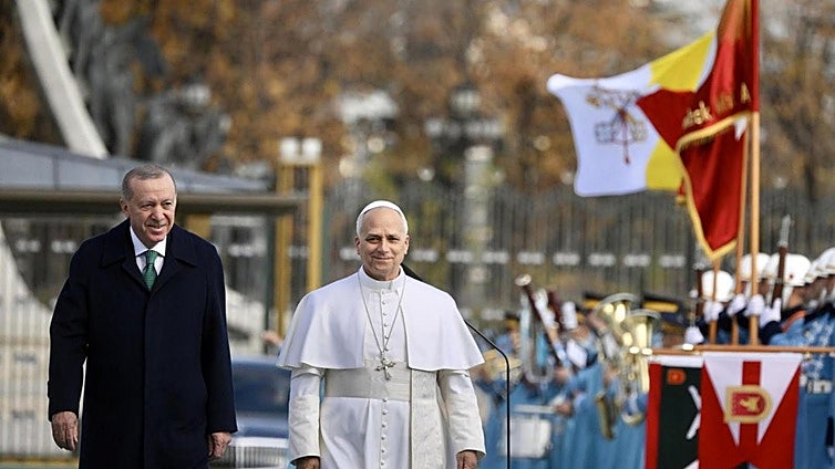 El Papa reclama a Erdogan que «favorezca el diálogo» y la presencia de la mujer en la vida social