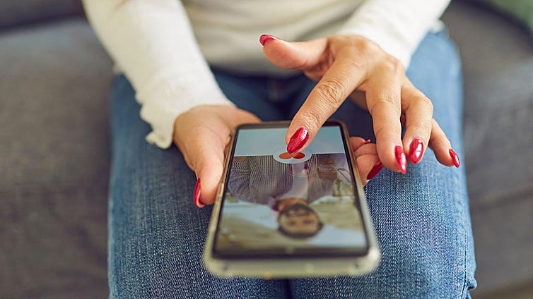 Las apps de citas son el nuevo «campo de caza»: «Era un chico de anuncio y casi me mata»