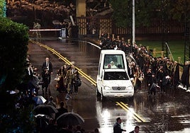 El Papa aterriza en Beirut una semana después de que Israel atacara esta ciudad y pide a los políticos gestos para «sanar la memoria entre naciones»