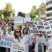 Los sindicatos también se revuelven contra Mónica García y convocan una huelga indefinida para todo el personal sanitario