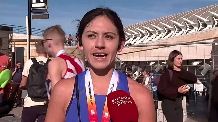 Ambientazo en la Maratón de Valencia 2025: "La animación es increíble"