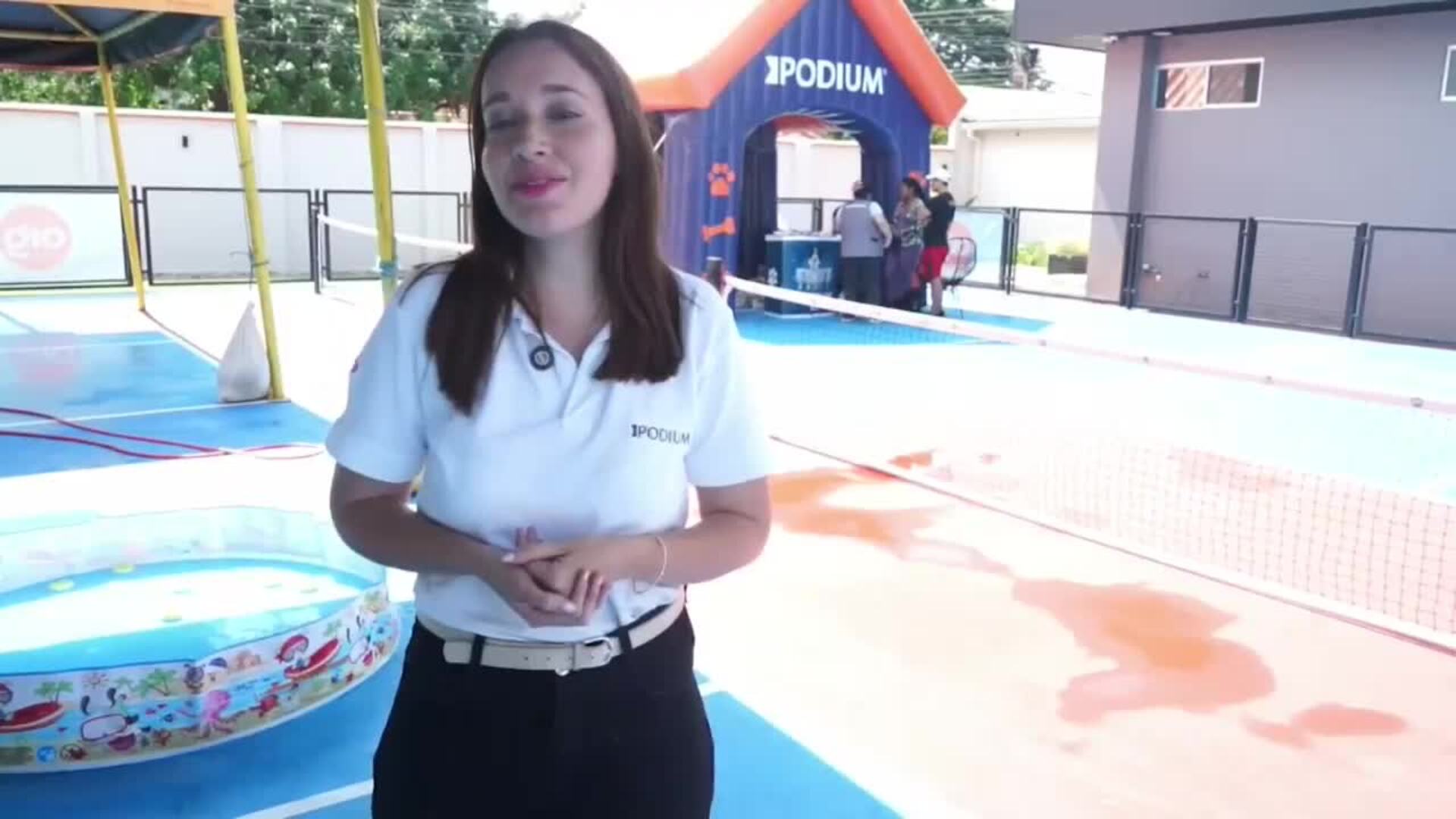 El &#039;Perrotón navideño&#039; busca promover la adopción de mascotas adultas y enfermas en Bolivia