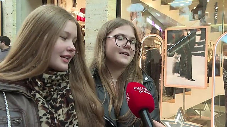 Madrileños y visitantes disfrutan de planes navideños por Madrid en el puente de diciembre