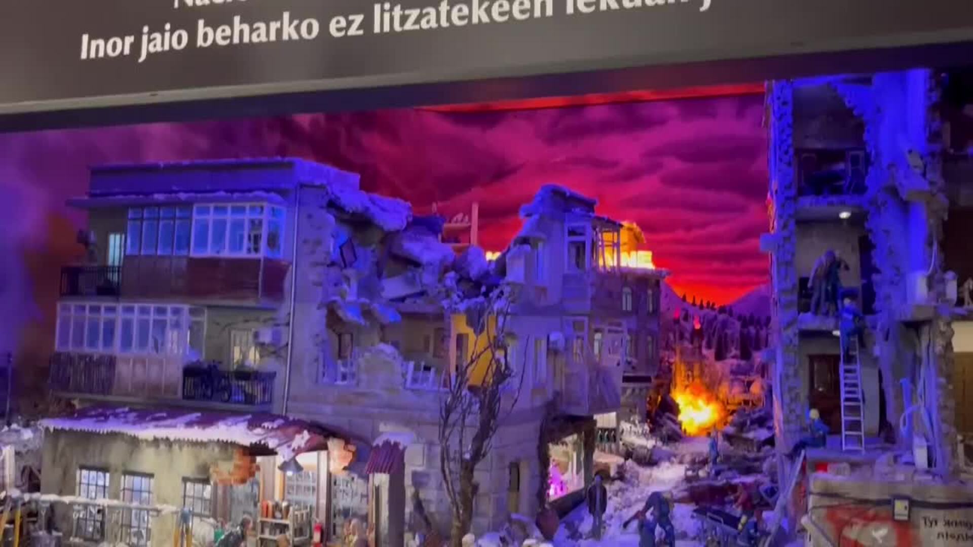 Pamplona disfruta de escenas clásicas con montajes innovadores en la exposición de Belenes de Baluarte