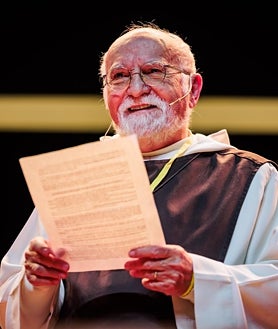 Imagem Secundária 2 – Jornalista e escritora Ana Iris Simon (topo); o escritor Juan Manuel de Prada (canto inferior esquerdo) e o padre francês Jacques Philippe