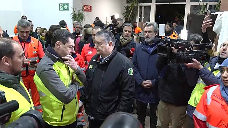 Puente explica que el accidente de Adamuz fue "muy raro y extraño" y Moreno pide prudencia