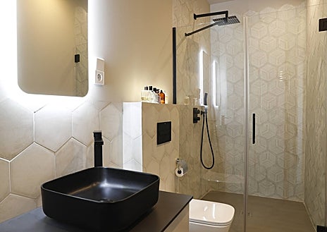 Imagen secundaria 1 - Suite, baño principal y salón del piso de lujo