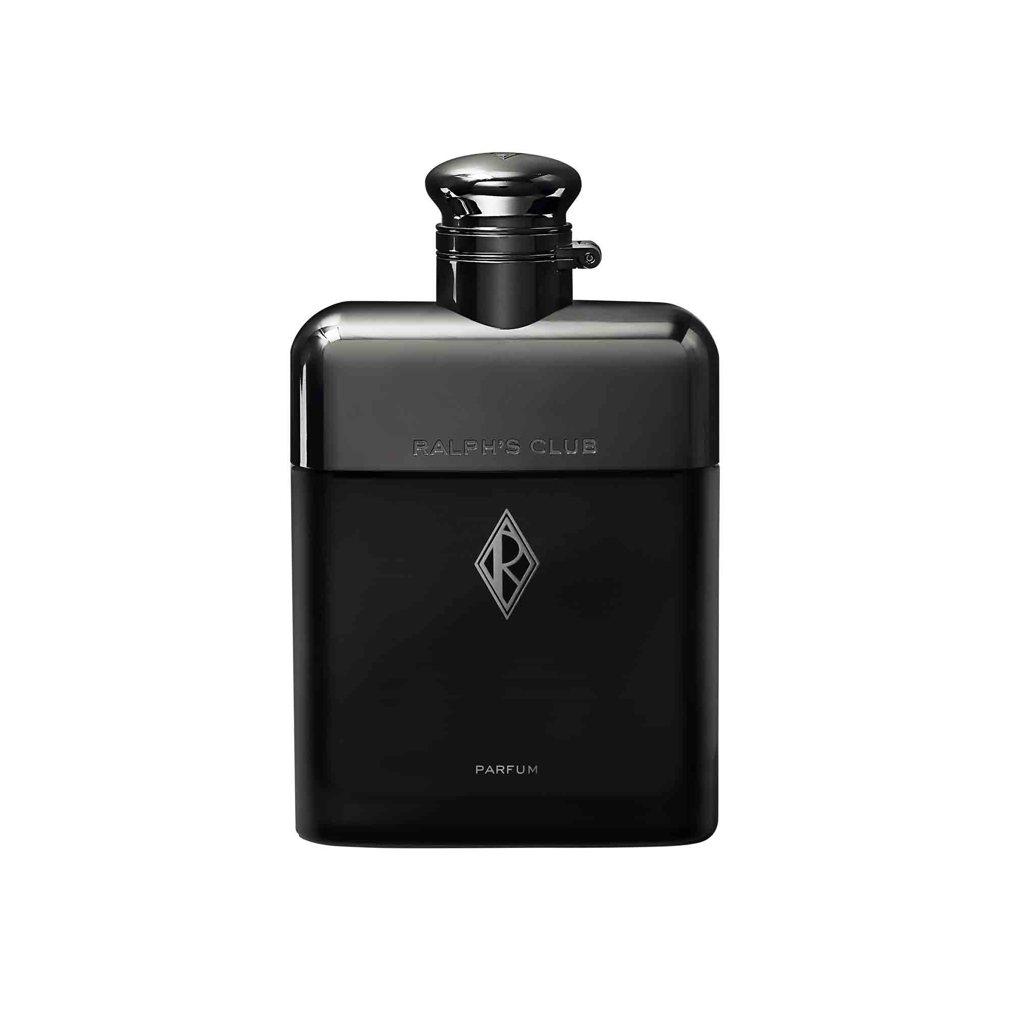 Ralph’s Club de Ralph Lauren (77 €, 50 ml). Esta fragancia resume al hombre moderno que disfruta de la plenitud de la vida. Un equilibrio de elegancia e irreverencia que combina frescas notas de lavanda y salvia sclarea con madera de cedro de Virginia y el lujoso vetiver logrando un aroma amaderado y duradero.