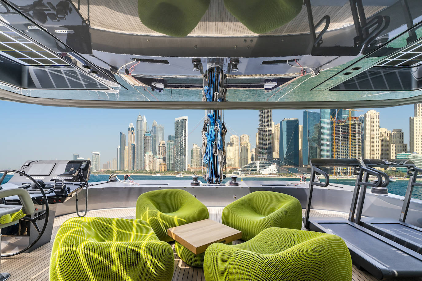 Se trata de una embarcación de lujo totalmente personalizable, el catamarán Sunreef 80 Eco ofrece infinitas posibilidades de decoración y acceso a una amplia selección de materiales de acabado de origen ético y eco-responsable.