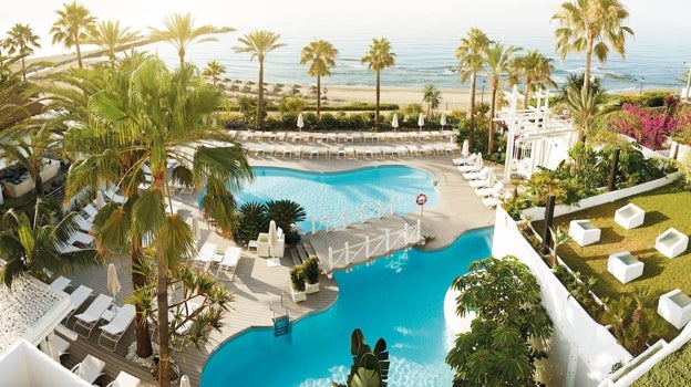 Zona de piscinas de Puente Romano, en Marbella