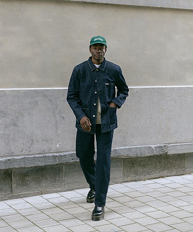 Look con camisa vaquera