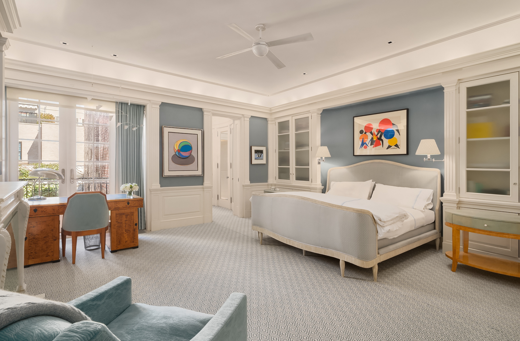 En total dispone de siete dormitorios y diez cuartos de baño