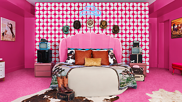 La habitación principal cuenta con temática vaquera