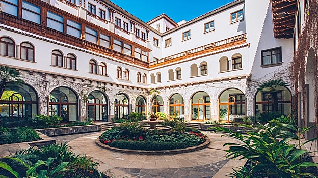 Patio interior del hotel Grand Mencey