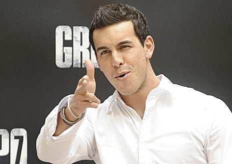 Imagen secundaria 1 - Mario Casas, informal y 'malote'.