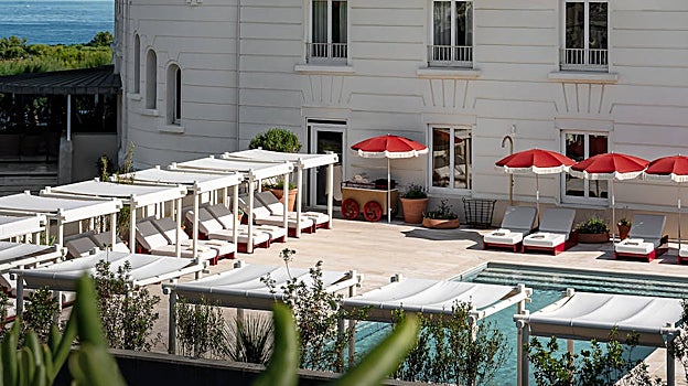 Zona de piscina exterior