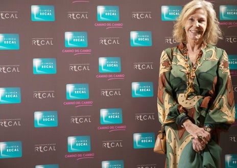 Imagen secundaria 1 - Cayetano Martínez de Irujo, Ana Gamazo y Teresa Domecq, entre los invitados a la gala benéfica de la Fundación Recal