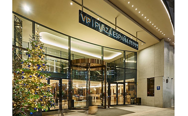 Imagen principal - El hotel VP Plaza España cuenta con una ubicación privilegiada para disfrutar del ambiente navideño de Madrid