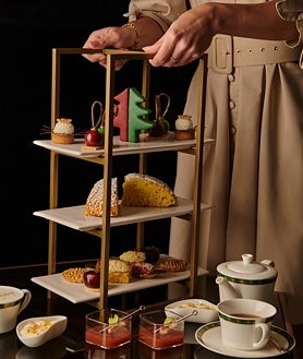 Imagen secundaria 2 - El hotel Four Seasons Madrid se ha convertido en todo un emblema de esta época en la capital