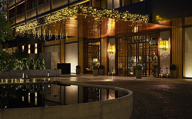Imagen principal - El hotel Villamagna es uno de los 'place to be' navideños en Madrid
