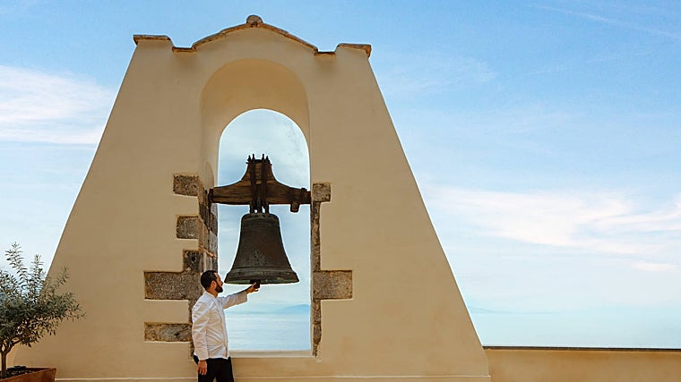El campanario del lujo hotel, protagonista en la nueva entrega del programa 'Lo de Evole' de La Sexta.