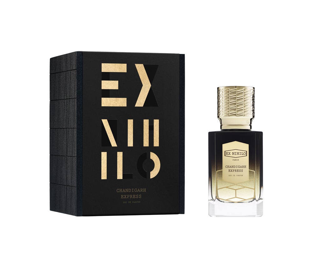 Regalar un perfume de autor es otra opción para San Valentín. Chandigarh Express es la nueva propuesta de EX NIHILO (380 euros, 100 ml en Isolée). Embriagador y abstracto, rinde homenaje a la audacia creativa y a la visión innovadora del arquitecto francés Le Corbusier. Entre sus ingredientes destacan el cardamomo, el vetiver y el acorde de cuero.
